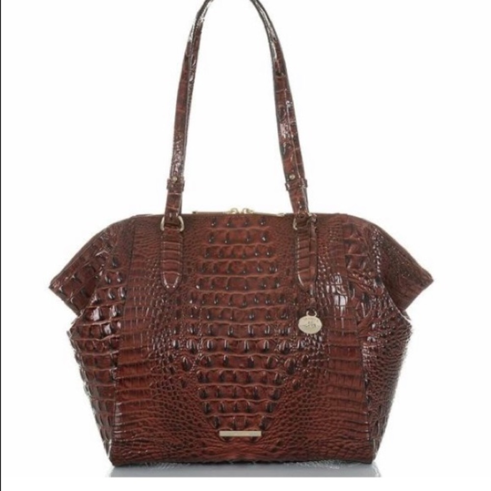 Brahmin medium Camila